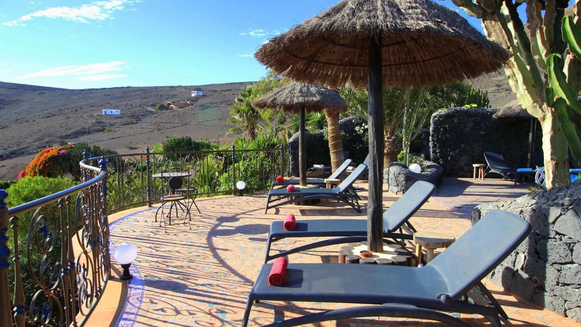 Lava - Sauna, Beheizter Pool, Traumhafter Meerblick, Billiard, Tischtennis Tias Apartment